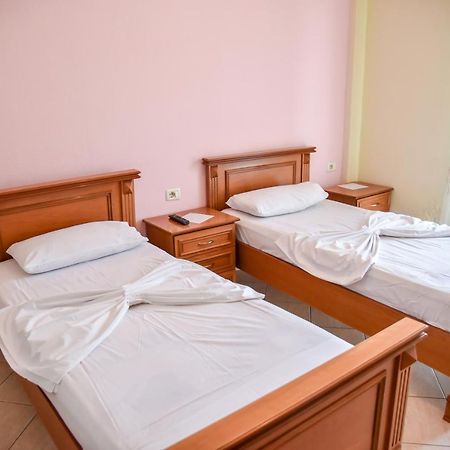 Double Room In Hotel Geraldo Kakavije Ngoại thất bức ảnh
