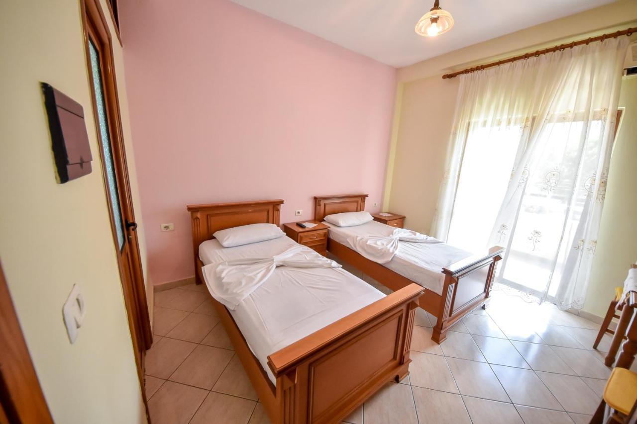 Double Room In Hotel Geraldo Kakavije Ngoại thất bức ảnh