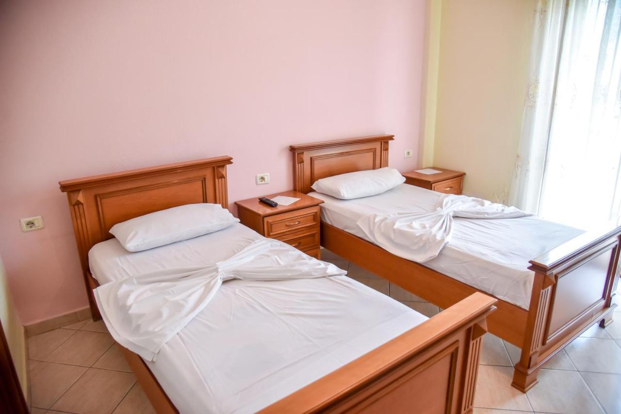 Double Room In Hotel Geraldo Kakavije Ngoại thất bức ảnh