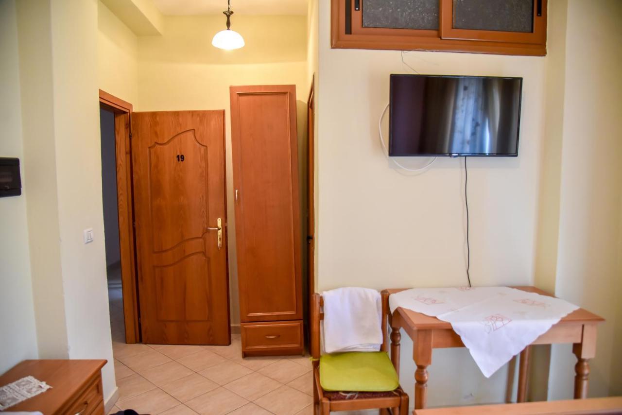 Double Room In Hotel Geraldo Kakavije Ngoại thất bức ảnh